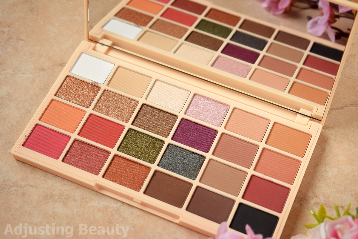dedikation velgørenhed Fremmedgørelse Review: Makeup Revolution Soph X Eyeshadow Palette - Adjusting Beauty