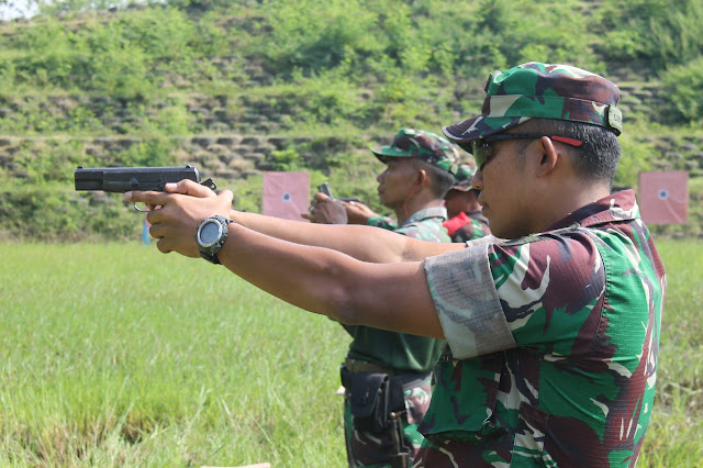 Meski Puasa Kodim Srg tetap latihan menembak