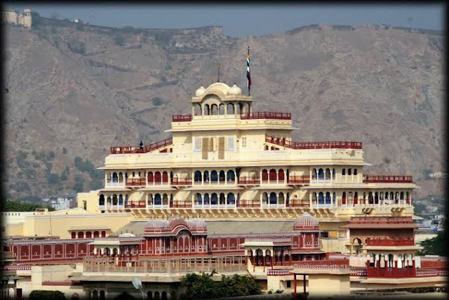 Jaipur-city-palace 