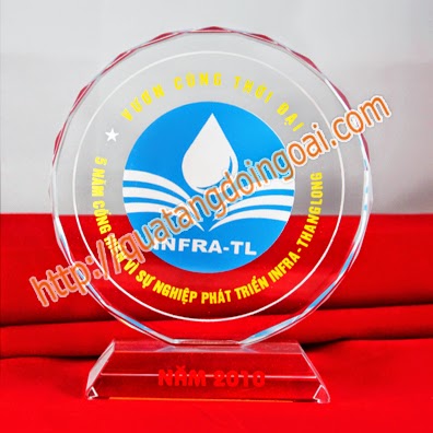 [Image: Qùa+tặng+biểu+trưng+pha+lê.jpg]