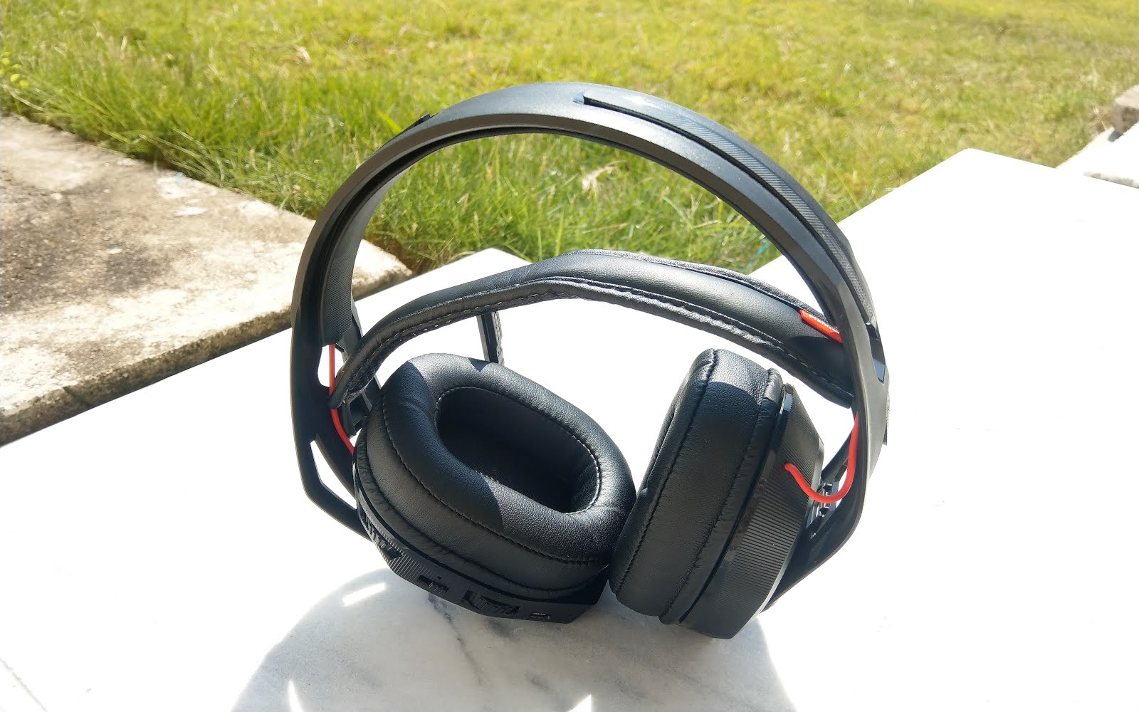 Et bestemt spejder magasin Plantronics RIG 800HS Review | Can a Silent Yet Comfortable Gaming  Experience Be Possible at a Decent Price? - The Tech Revolutionist