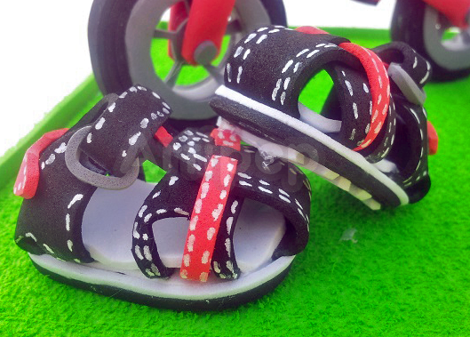 Fofucho detalle zapatillas sandalias