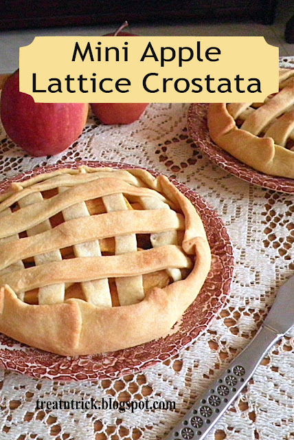 Mini Apple Lattice Crostata Recipe @ http://treatntrick.blogspot.com