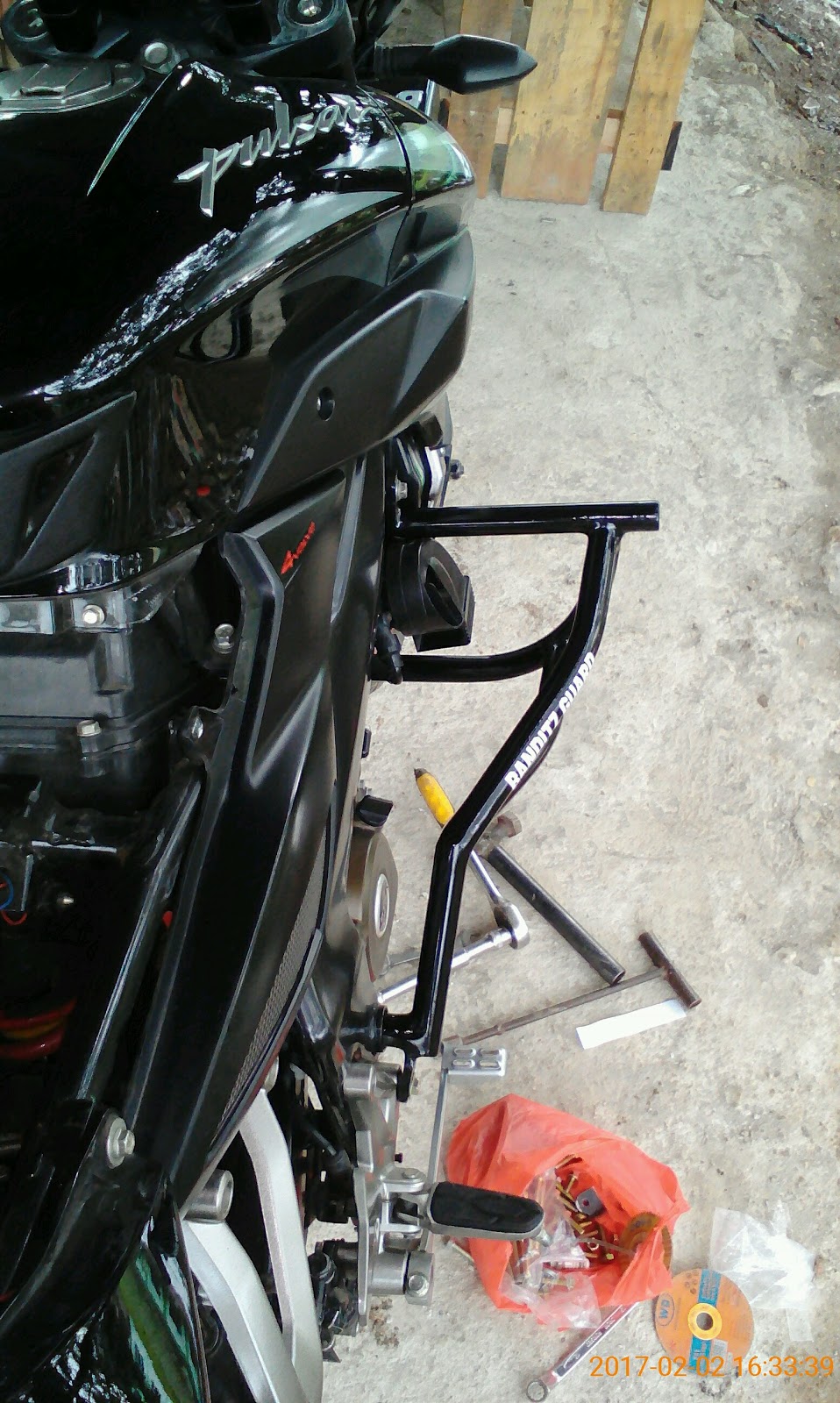 CUSTOM ENGINE GUARD,CRASH BAR,TUBULAR,SIDE GUARD,ENGINE COVER,BREKET