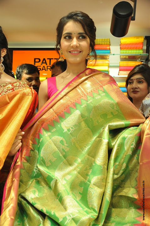 Raashi Khanna and Mehreen Pirzada launches KLM Fashion Mall