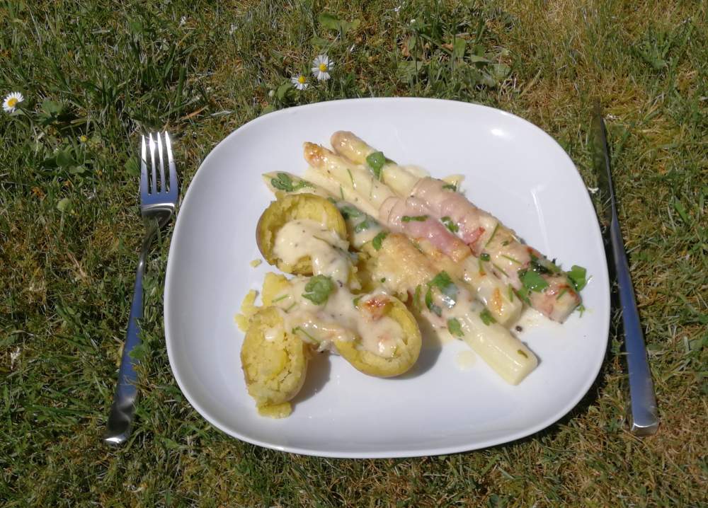 Barbaras Spielwiese: Spargel-Schinken-Röllchen, überbacken