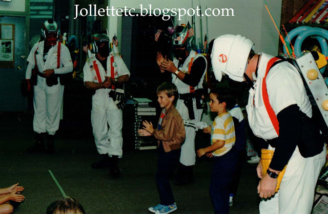 Junior Woman's Club of Portsmouth Halloween Story Hour 1988 Russell Memorial Library  http://jollettetc.blogspot.com