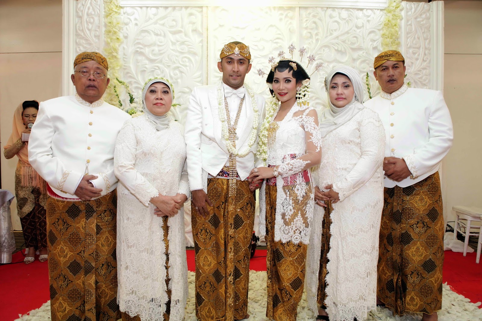 √ 50+ Model Baju Kebaya Orang Tua Pengantin Terbaru 2021 MODEL KEBAYA