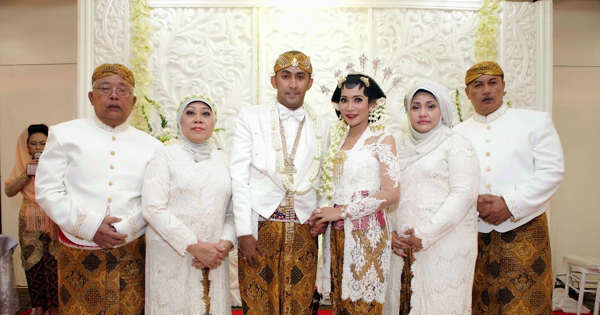 gaun pesta orang tua pengantin 