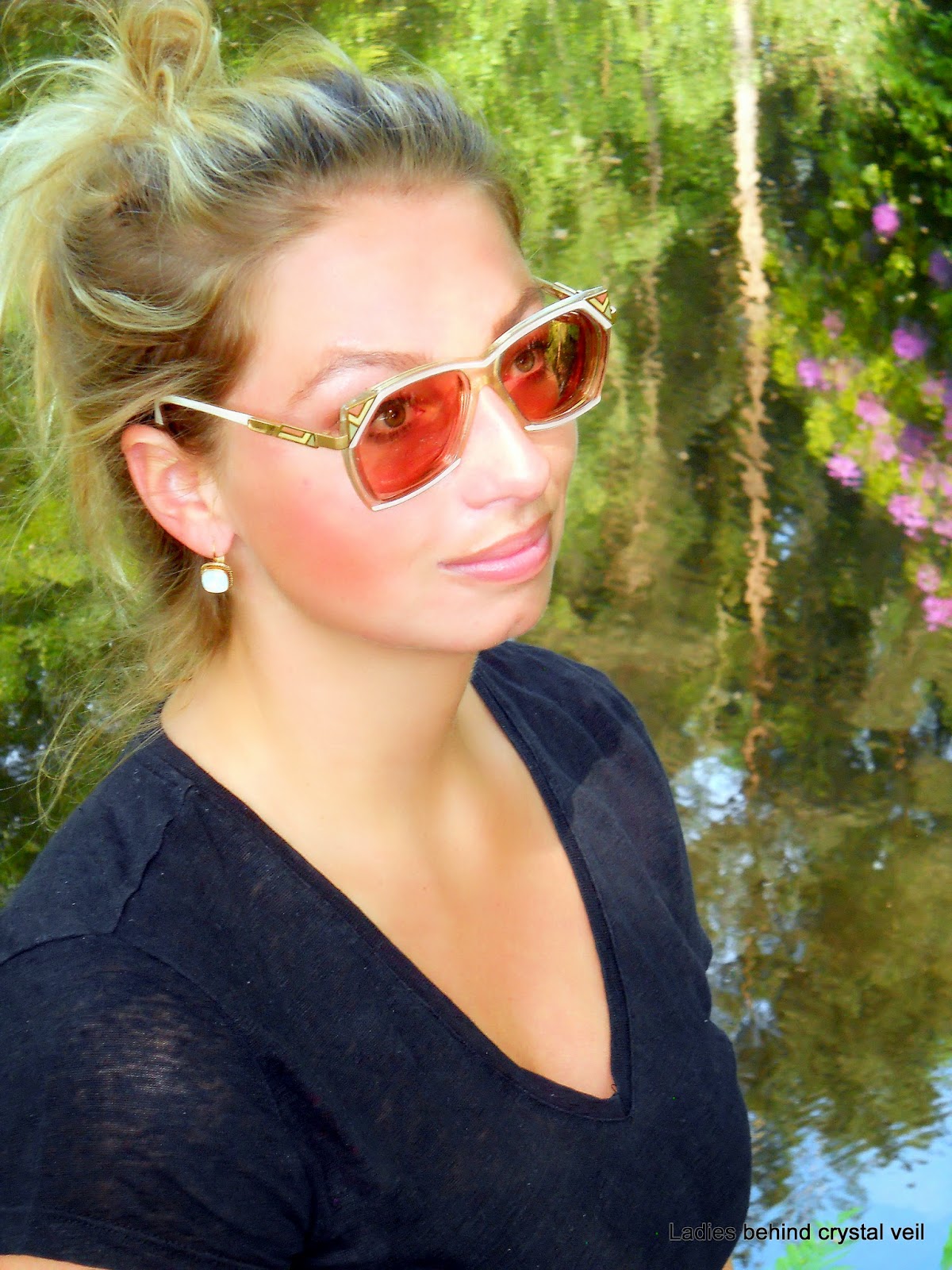 Lovely ladies behind crystal veil: Sandra 177