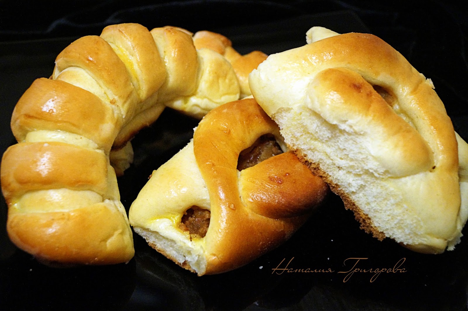 Ряженка с булочкой