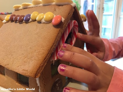 Making yearly gingerbread houses for Christmas with children