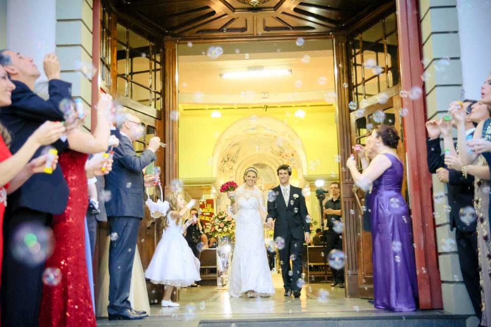blog-de-casamento-cerimônia-noivos-saída-dos-noivos-bolhas-de-sabão cerimonia-noivos-saida-noivos-bolhas-sabao