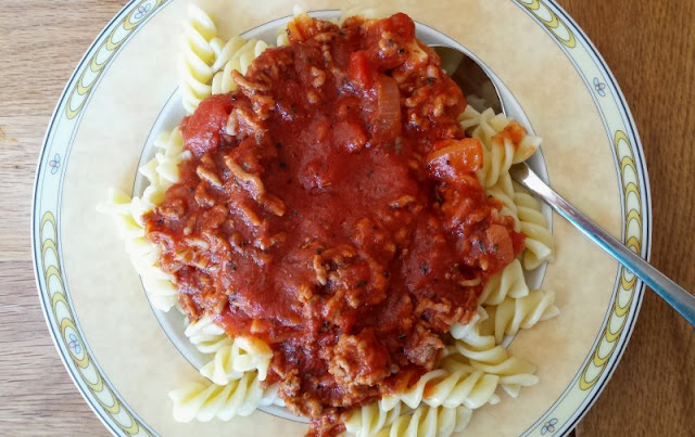 Pasta Bolognese ist mein Leibgericht, mein absolutes Soulfood bzw. #Seelenfutter. Auf Küstenkidsunterwegs zeige ich Euch ein tolles und ganz einfaches Rezept dafür - und meines Kinder essen es auch super gerne.