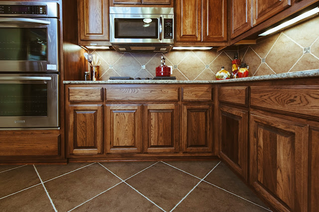 How to choose floor tiles and wall tiles for the kitchen