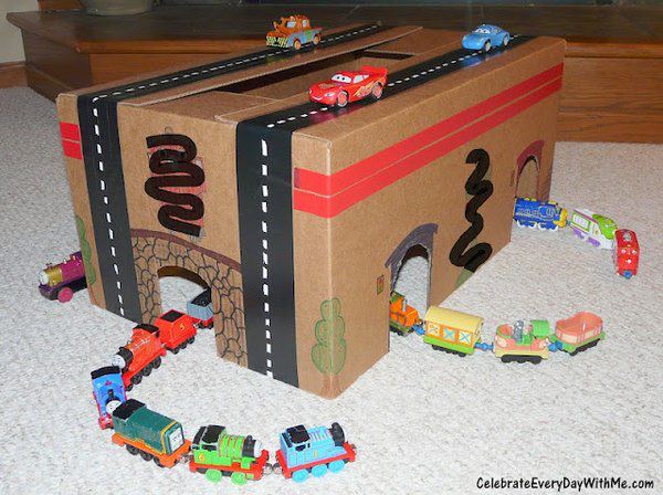 reputación Destello rastro Garaje de cartón para coches - Manualidades para niños