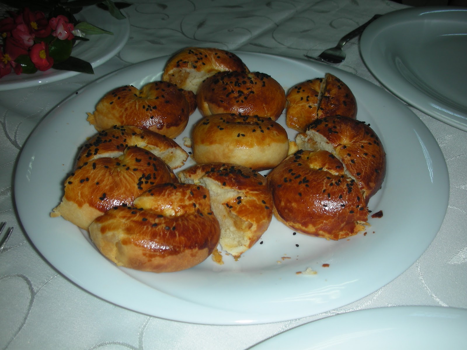 Mutfak Maceralarım Mayalı Hamurdan Gül Böreği