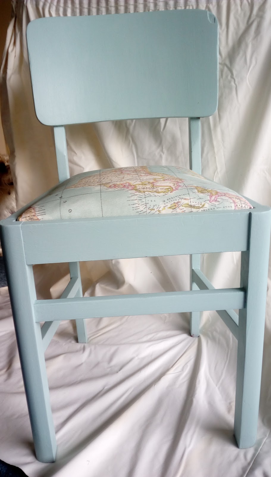 Made with my two hands Chair upcycle with Chalk Paint and oilcloth.