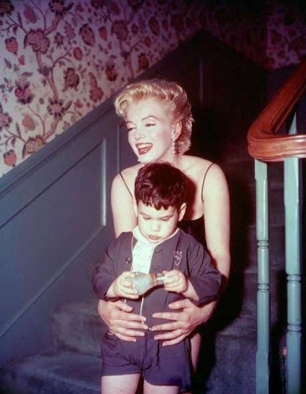 Impressioni Fotografiche Marilyn Monroe and Joshua Greene, son of