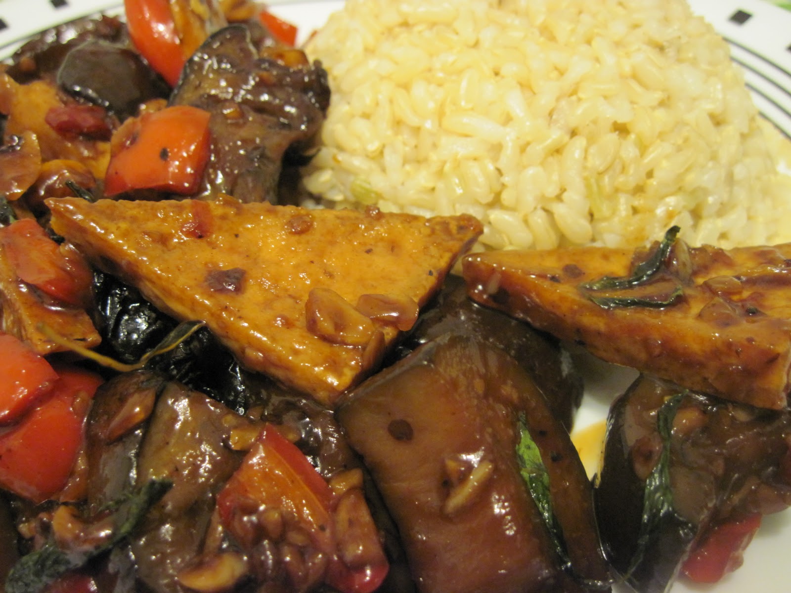 Nenna's Veggie Kitchen: Spicy Garlic Eggplant and Tofu