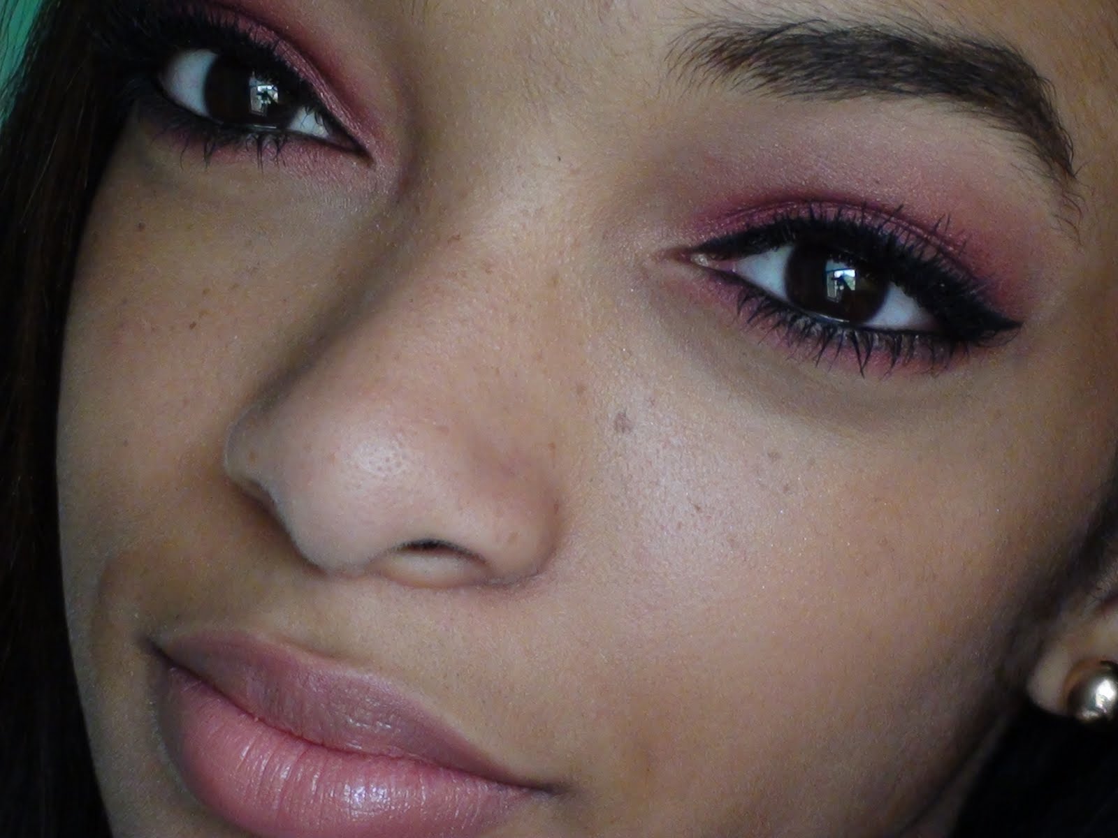 Igaby04: Red & Black Makeup Tutorial