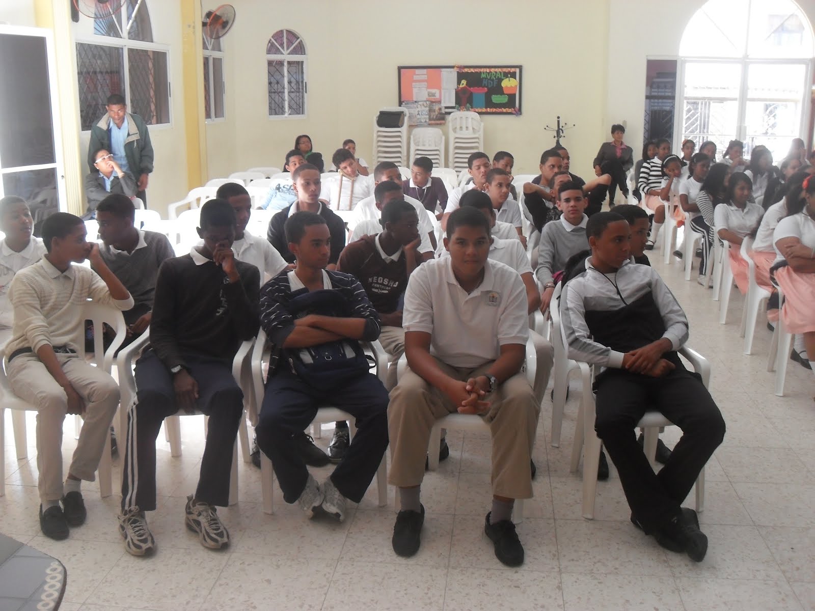 COLEGIO EVANGELICO LUCILLE RUPP: CHARLA SOBRE EL EMBARAZO Y EL ABORTO