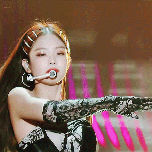 C-NETS WONDER IF KAI IS GOING TO TEACH JENNIE HOW TO DANCE PROPERLY ~ weibo-talk