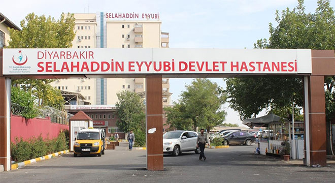 Diyarbakır Dicle'de patlama: 2 asker hayatını kaybetti 5 asker yaralı Diyarbakır Dicle'de patlama: 2 asker hayatını kaybetti 5 asker yaralı