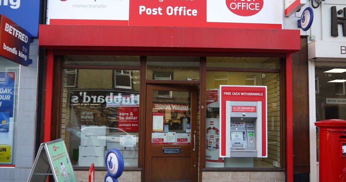 burleigh stockland post office trading hours