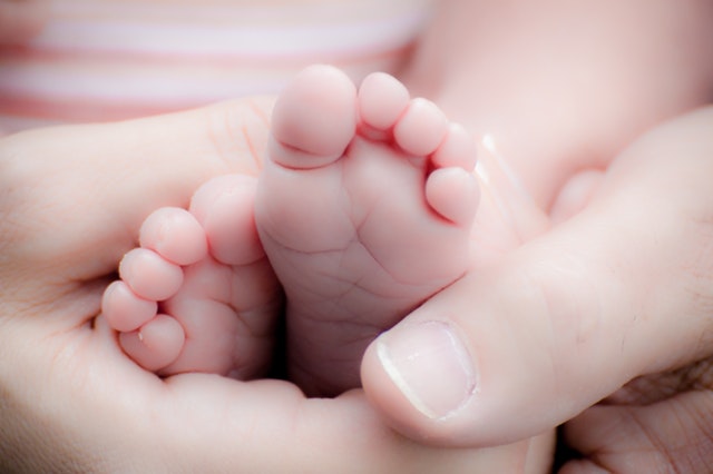Holding Newborn Baby For Long Offers Good Health Benefits