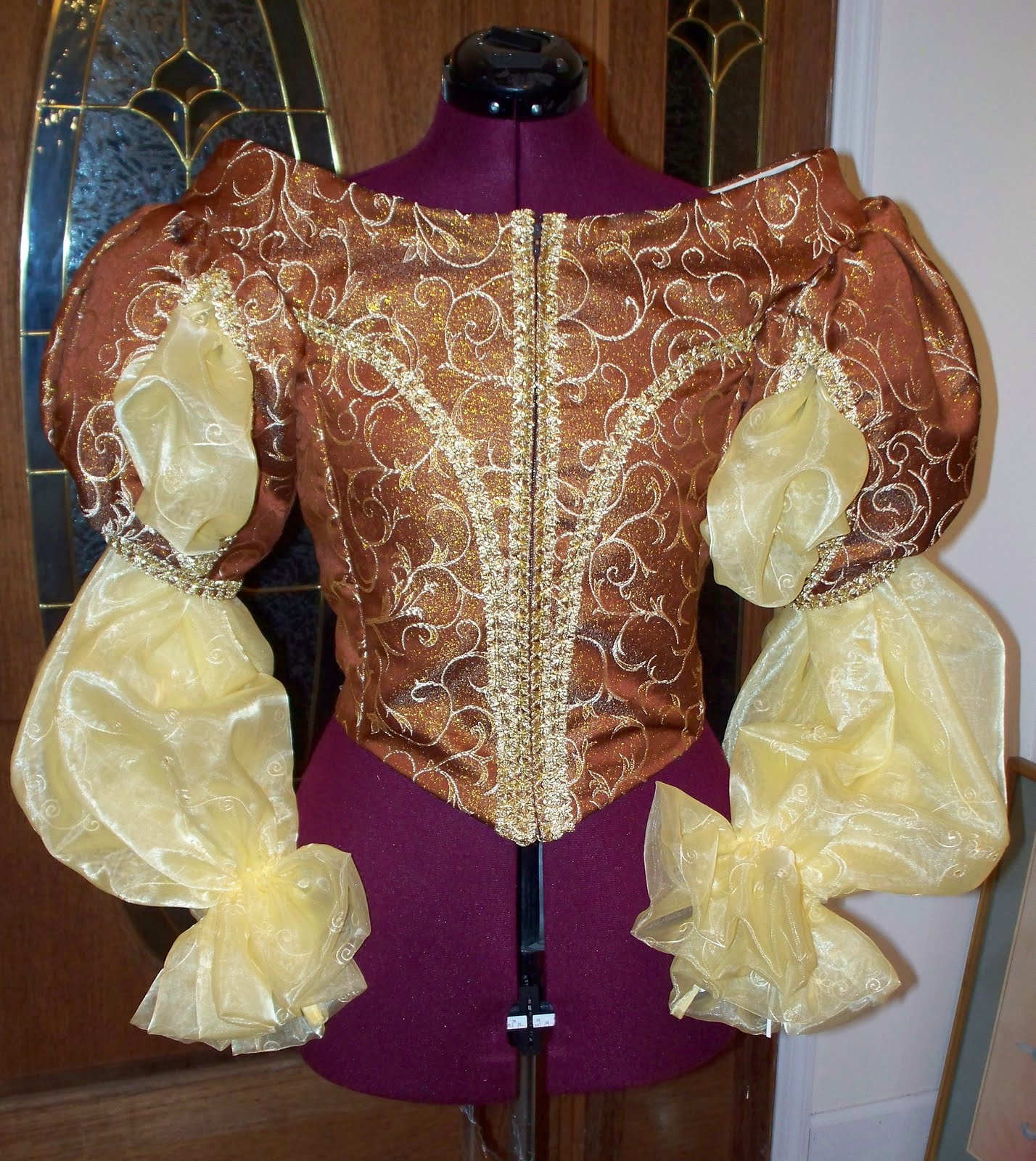 Sew and Show Masterpieces: Baroque Corset for Reenactments