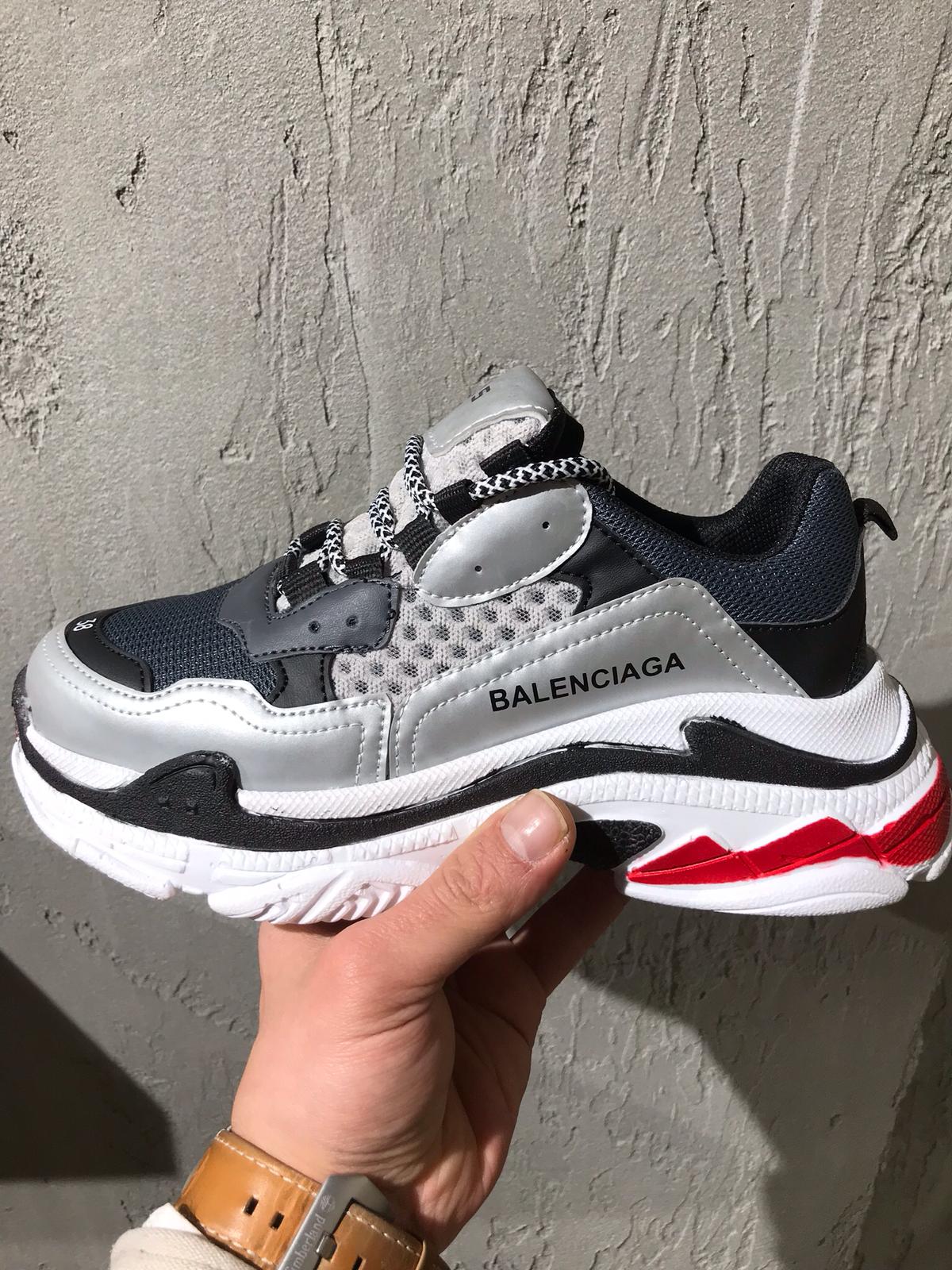 balenciaga triple s size 44