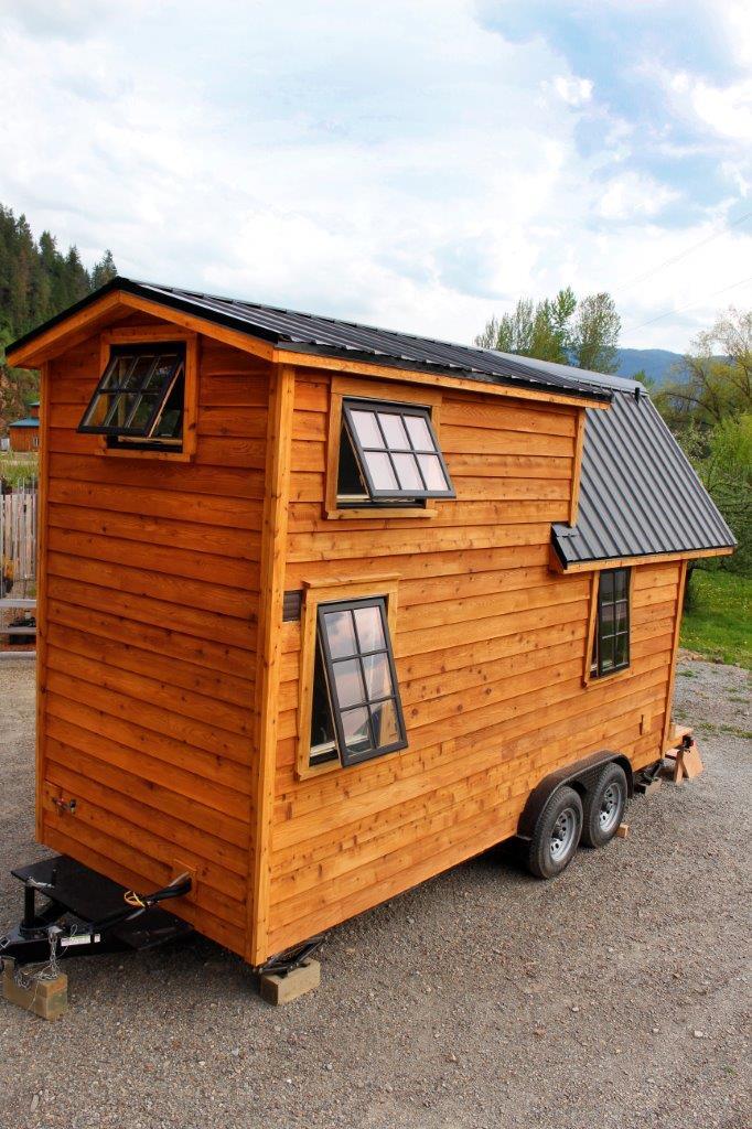 Sandpoint Tiny Home (200 Sq Ft) [ TINY HOUSE TOWN ]