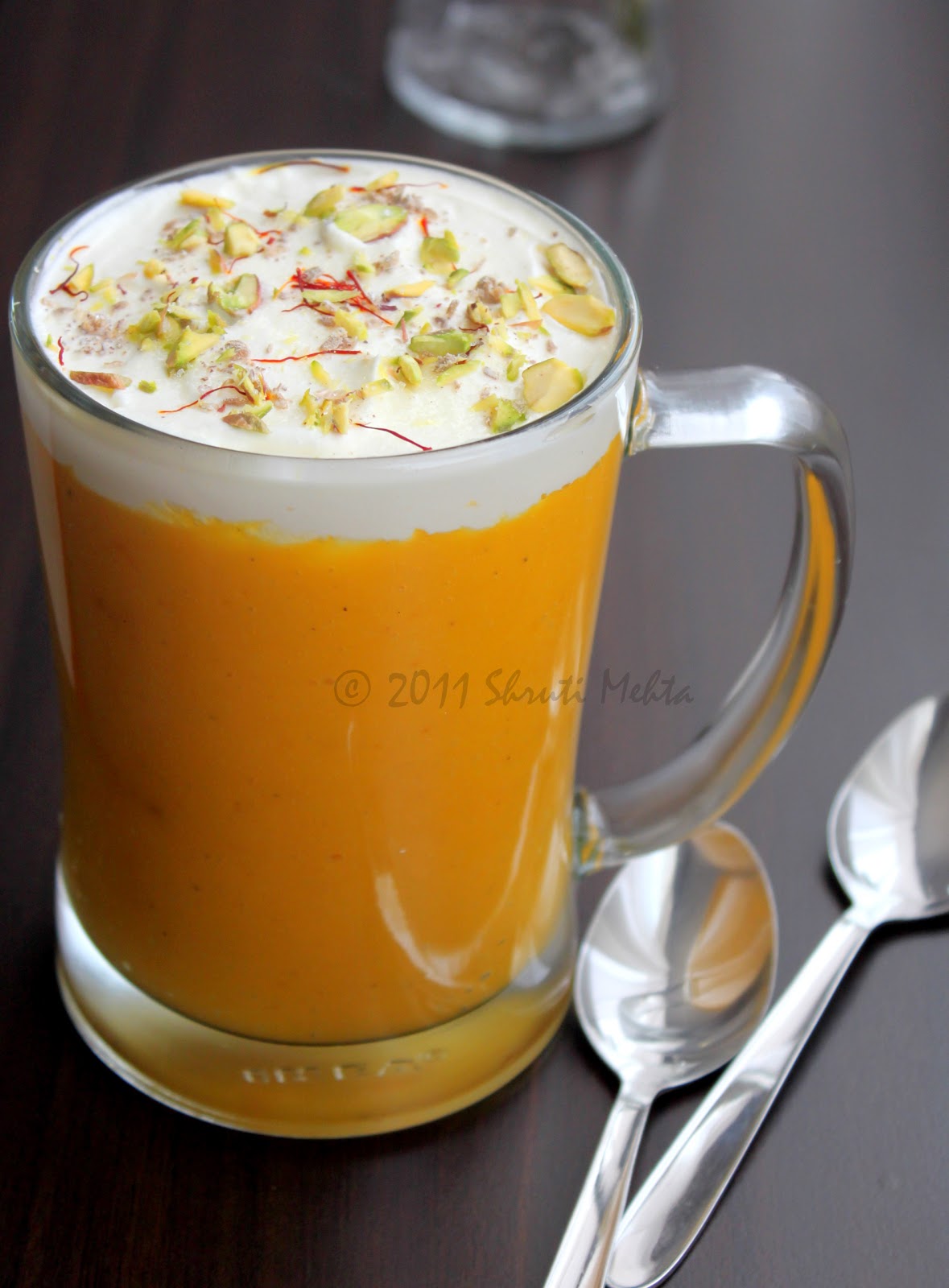 Love II Cook Mangoes and cream