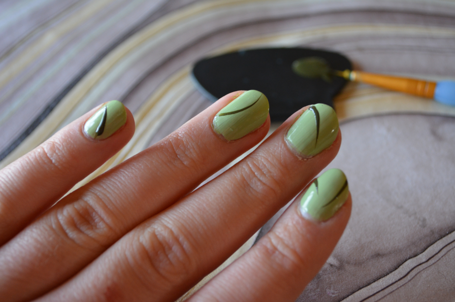 White and Green Leaf Nail Design for Spring - wide 6
