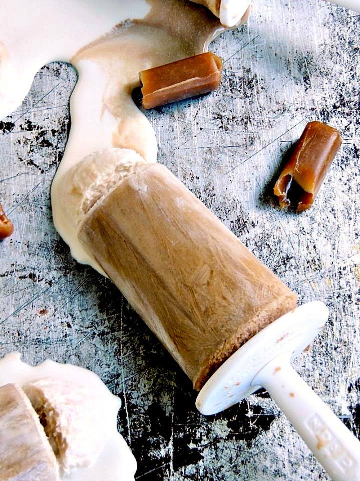 Caramel Macchiato Popsicles - It's summertime, so why not turn your favorite coffee into a cool, delicious popsicle? From www.bobbiskozykitchen.com