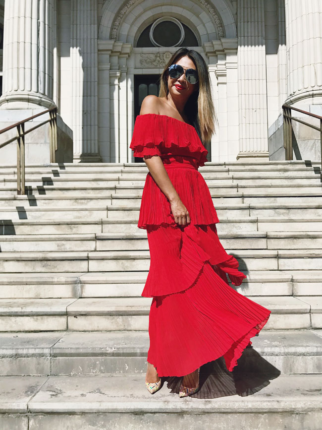 Best Red Off Shoulder Dress, Style steal Red dress, How to Style a Red Dress, Chicago Red Dress, Jennifer Worman Best Red Off Shoulder Dress, Style steal Red dress, How to Style a Red Dress, Chicago Red Dress, Jennifer Worman
