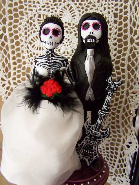 Figuras personalizadas pareja de novios para tu tarta de bodas Laura Guarnieri