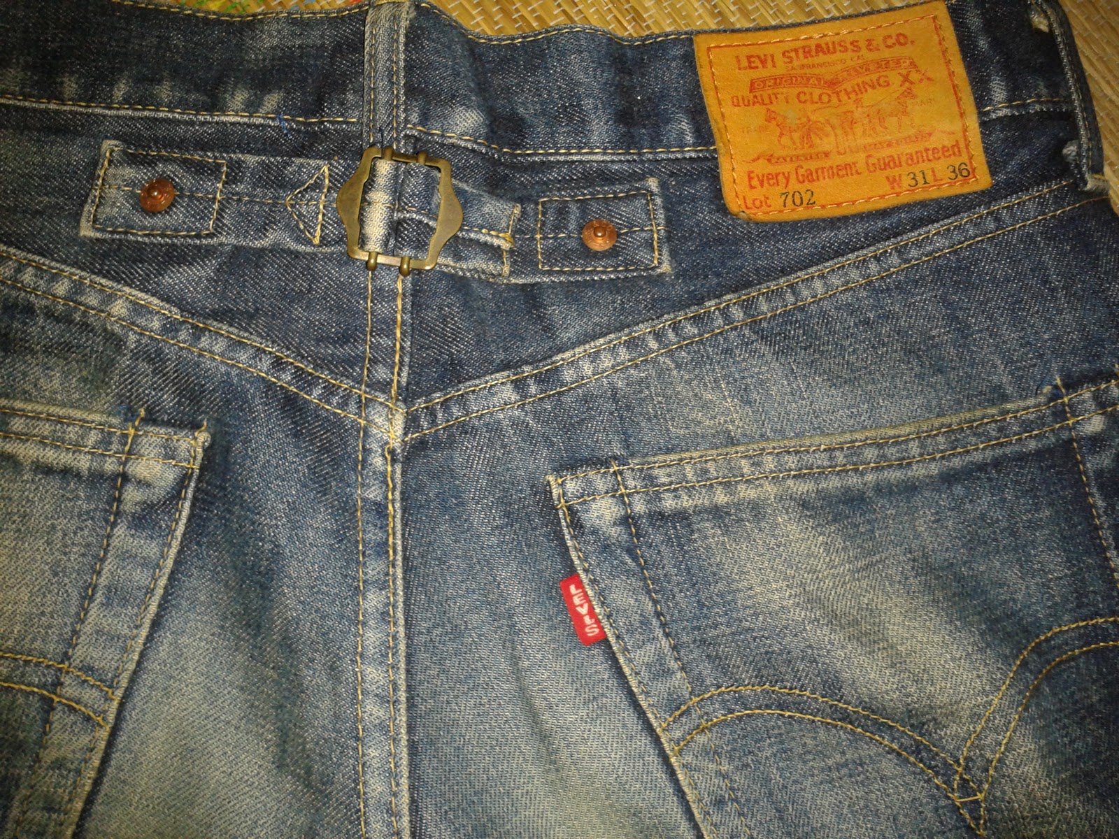 rosekbundle: Seluar Jeans 702 Levis button donat