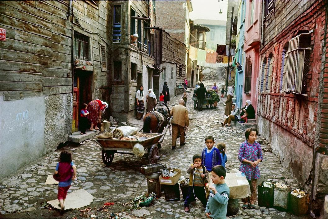 Wonderful Color Photographs Capture Daily Life in Turkey ...