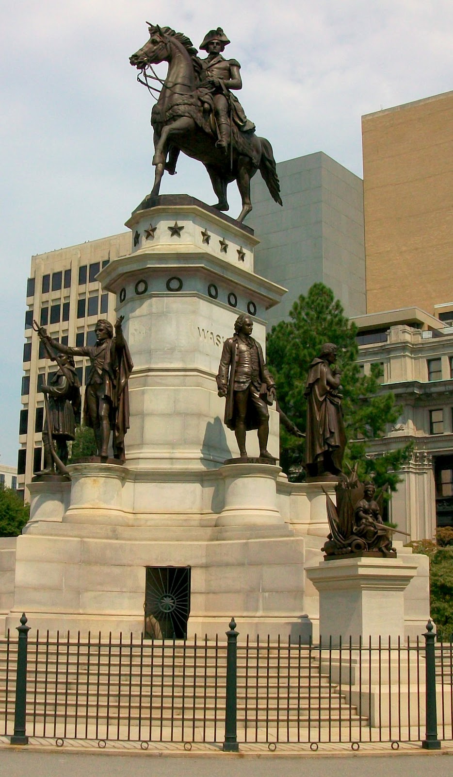 Tour America's History Washington Monument Sculpture Group
