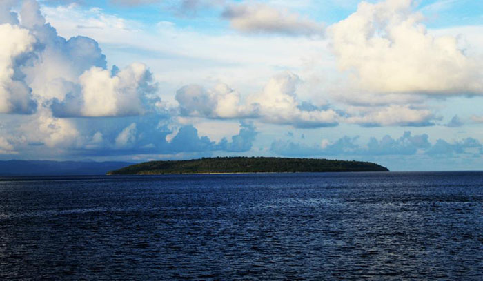Pantai Bakalan, Kecamatan Tinangkung - Wesata.ID