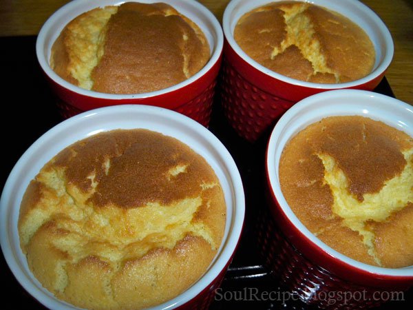 Pandan Vanilla Chiffon Cupcake