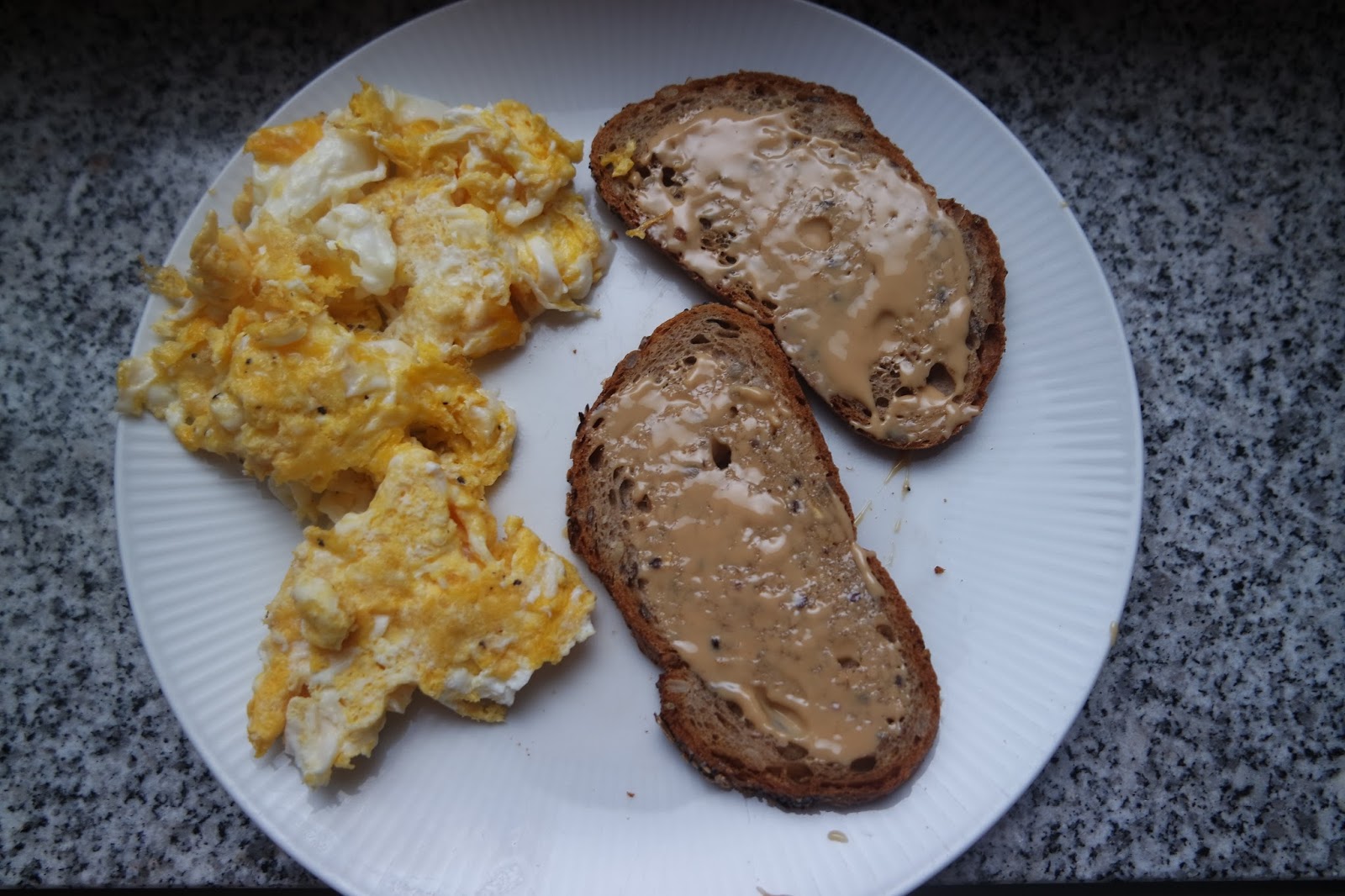 Brot Mit Erdnussbutter Und Banane — Rezepte Suchen