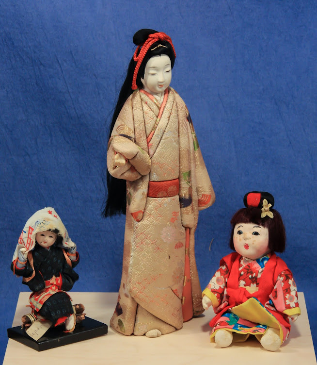 日本語で博士 E の人形博物館 [Dr. E's Doll Museum in Japanese}