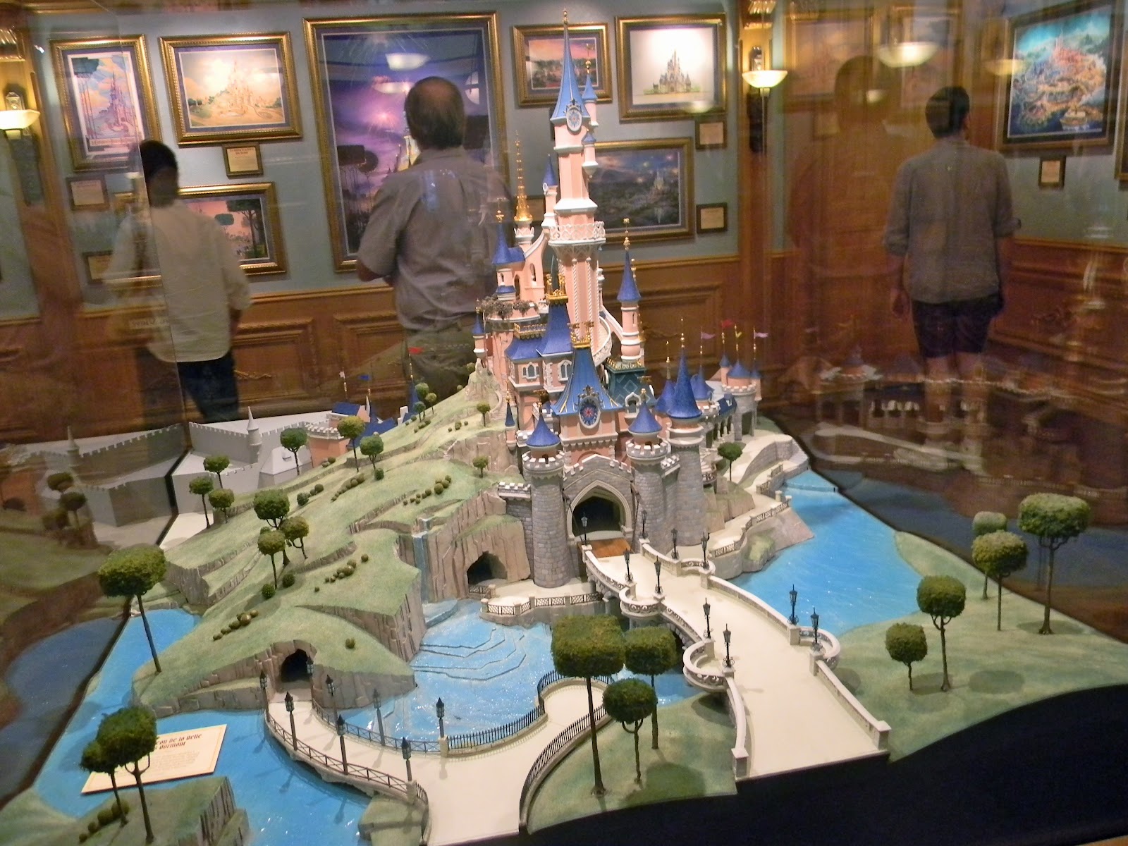 The Mouse Minute (Formerly Brad's Everything Disney Blog) Disneyland