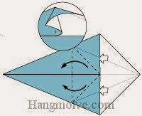 Bước 3: Từ vị trí mũi tên, mở hai lớp giấy, kéo và gấp về phía bên trái.