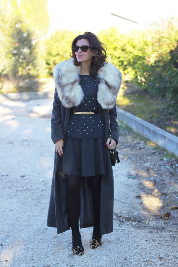 Cuello de pelo y abrigo largo