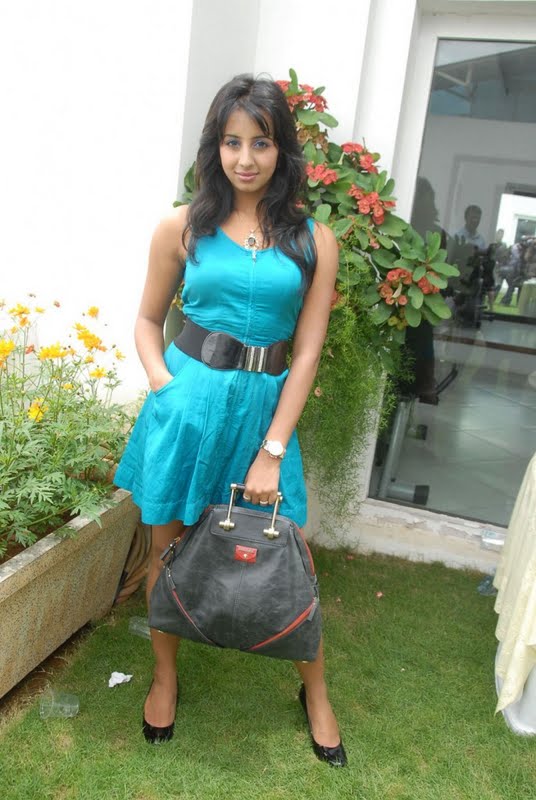 Kannada Mallu Actress Sanjana Latest Spicy PicturePhotos unseen pics