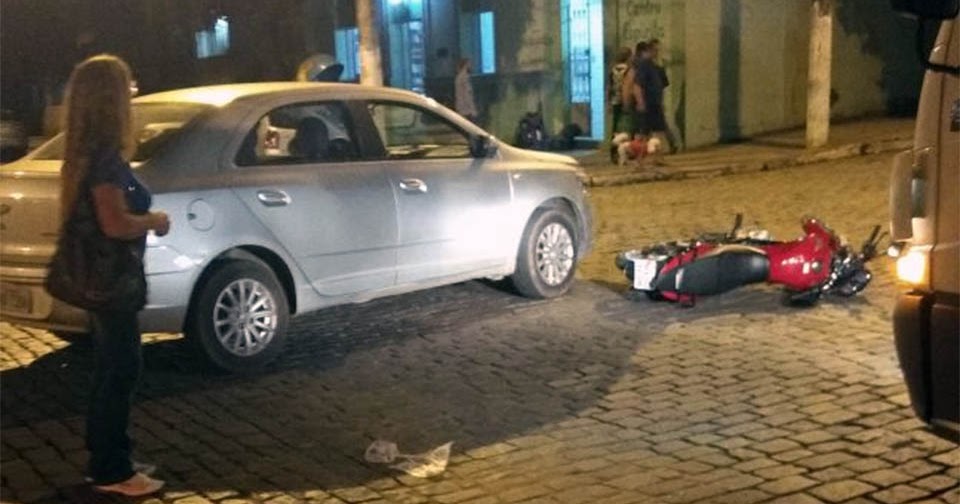 Motociclista fica ferida em acidente na Avenida Astolfo Dutra em ... - Mídia Mineira (Blogue)